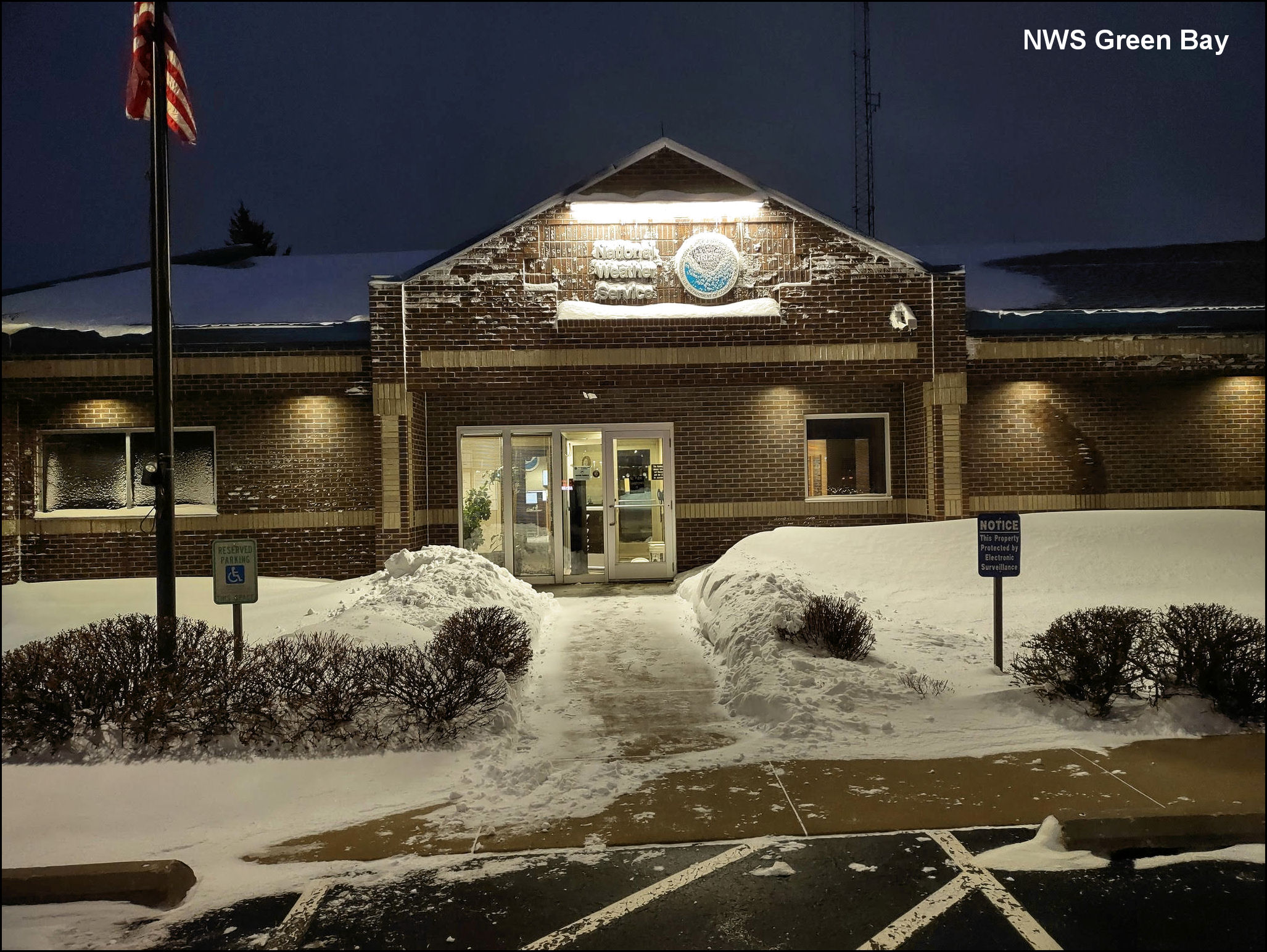 Long Duration Winter Storm Brings Heavy Snow Over Northeast Wisconsin